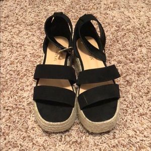 BLACK SANDALS (Steve Madden inspired)